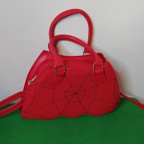 Red Spider Web Purse - Picture 2 of 8